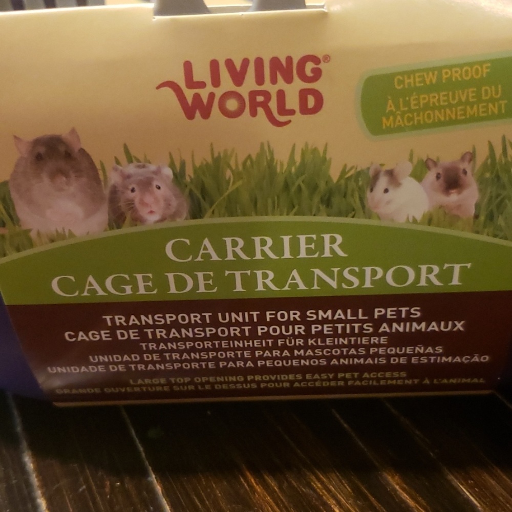 Living world pet carrier
